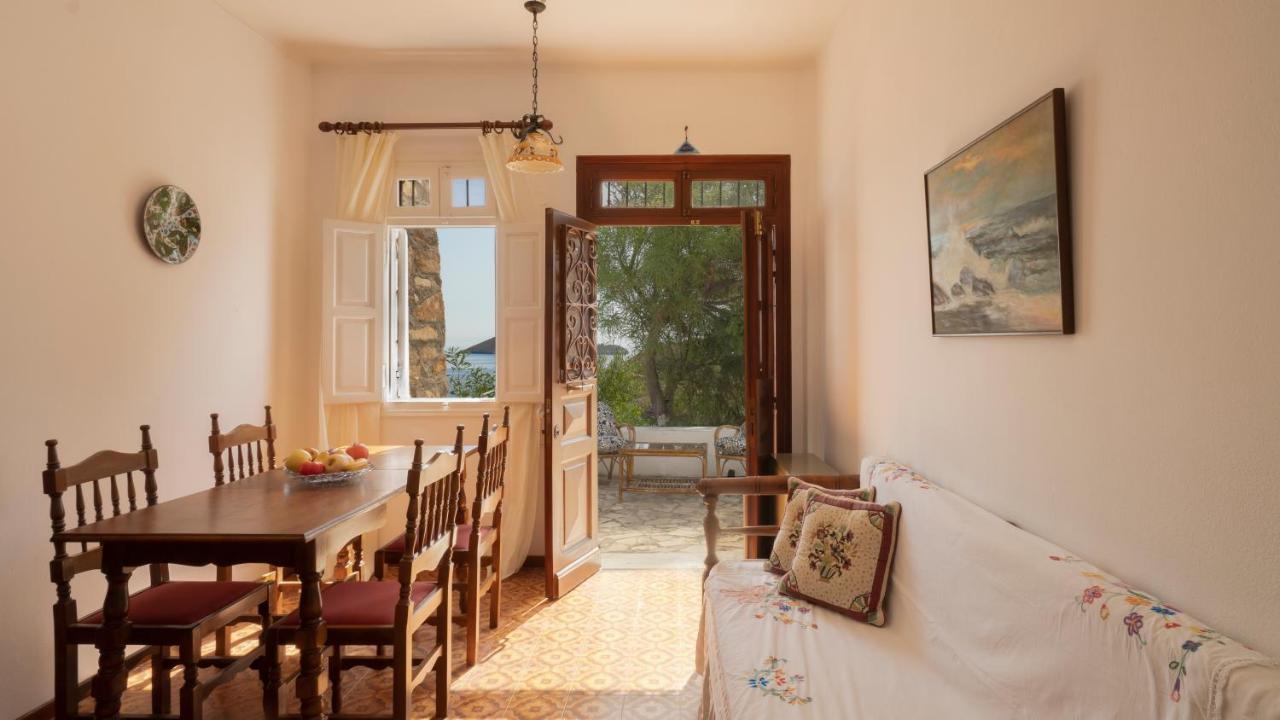 Ivi Beach Front Villa, Leros Vromolithos Buitenkant foto