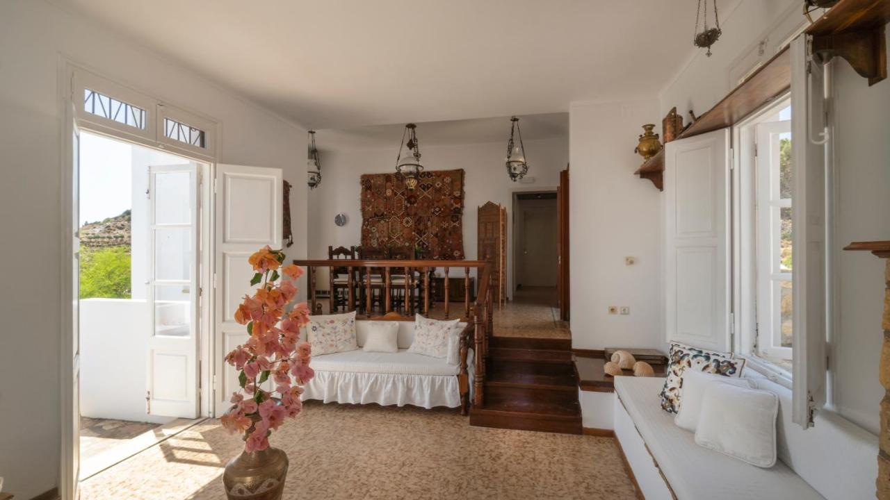 Ivi Beach Front Villa, Leros Vromolithos Buitenkant foto